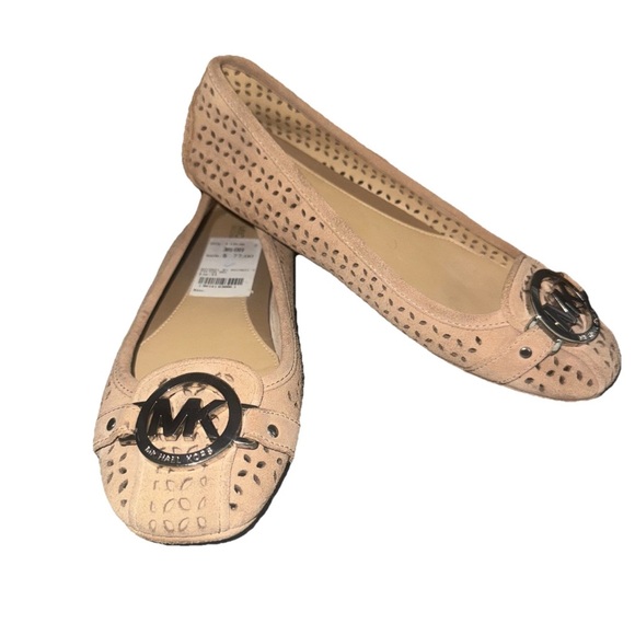 Michael KORS Women’s 6 Nude Fulton Moccasins Classic MK Logo Laser Cut Out Flats - Picture 1 of 11